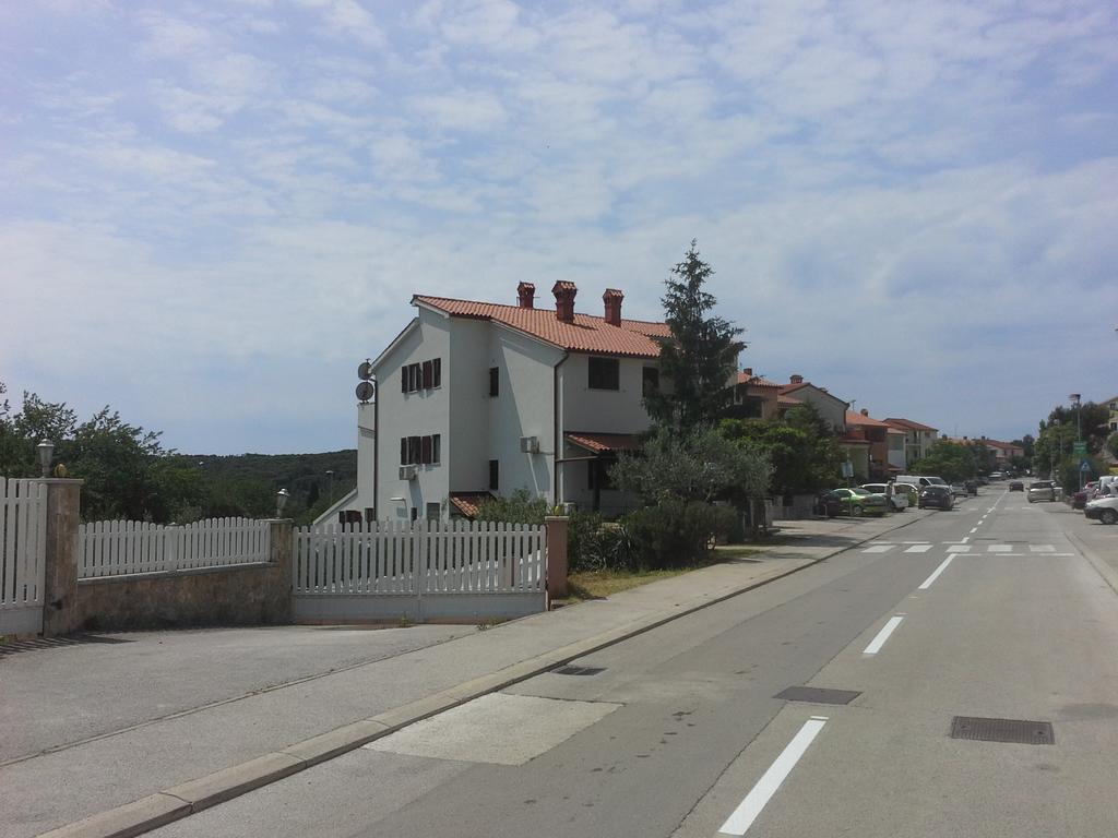 Apartments Liliana Pula Eksteriør bilde